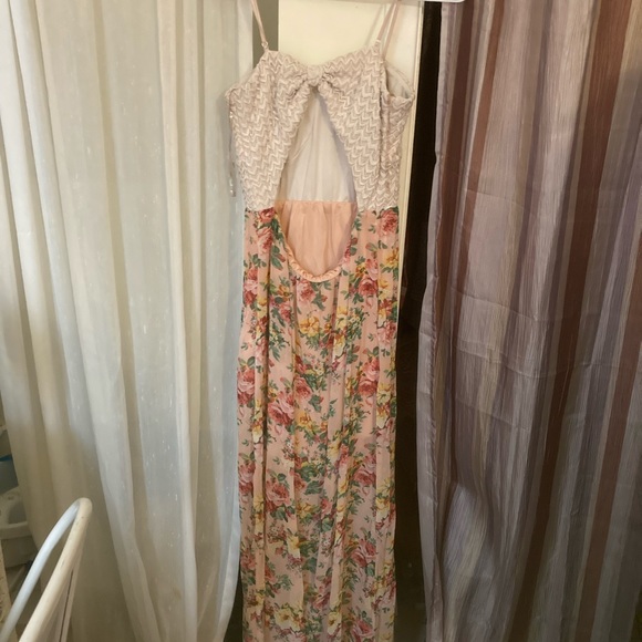Backless, Floral Print, Maxi Dress. - Picture 2 of 2